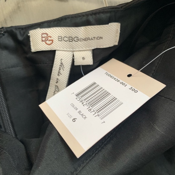 NWT BCBGeneration Black Dress Cutout Back, Size 6 - Picture 4 of 4